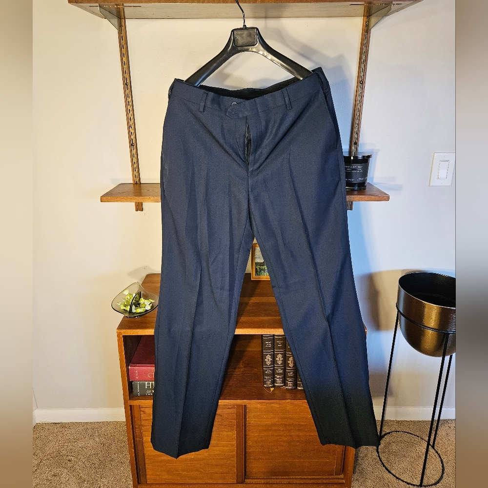 Jos. A. Bank Navy Traveler Tailored Trousers 36Wx34L